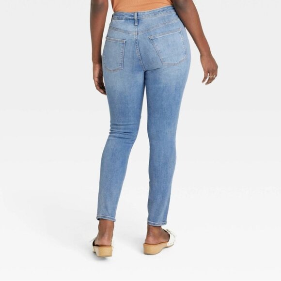 Universal Thread Women's High-Rise Skinny Patched Jeans Blue Denim 0 - Picture 3 of 8